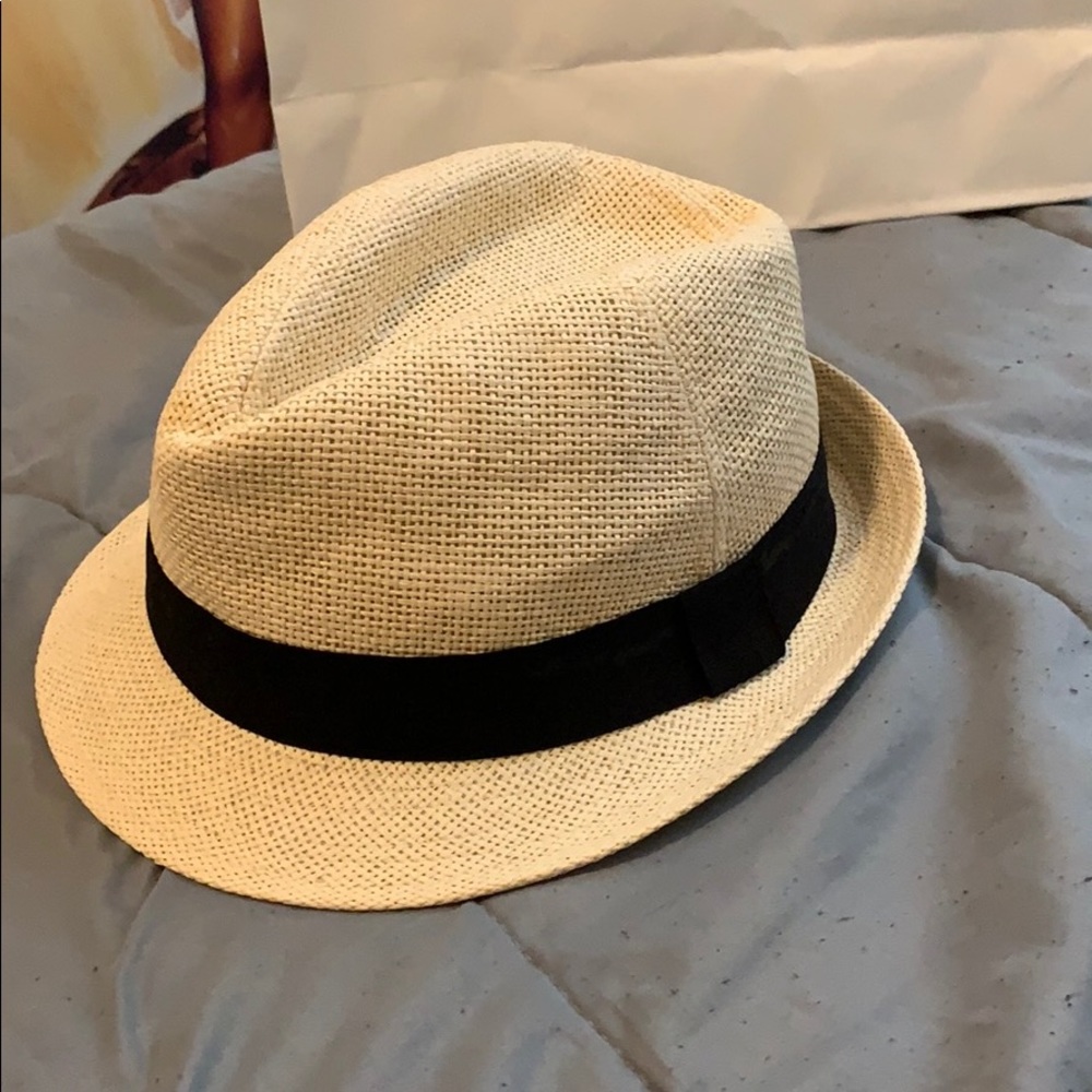 Fedora - Picture 2 of 3